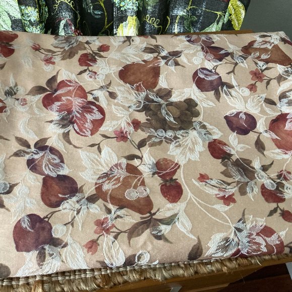 Vintage Fall Holiday Fabric Tablecloth 60" x 84" Oblong - Picture 3 of 5